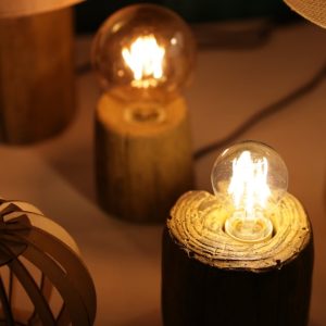 Ampoule décorative E27 avec socle en bois