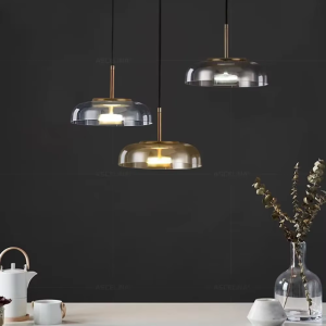 Plafonnier minimaliste en verre : éclairage élégant pour cuisine